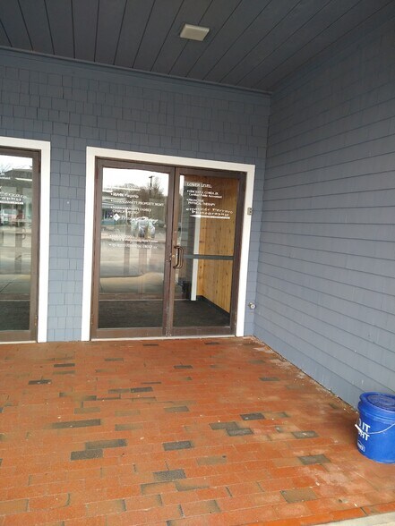 More Photos Of 140 Point Judith Rd, Narragansett Storefront Retail Office For Sale