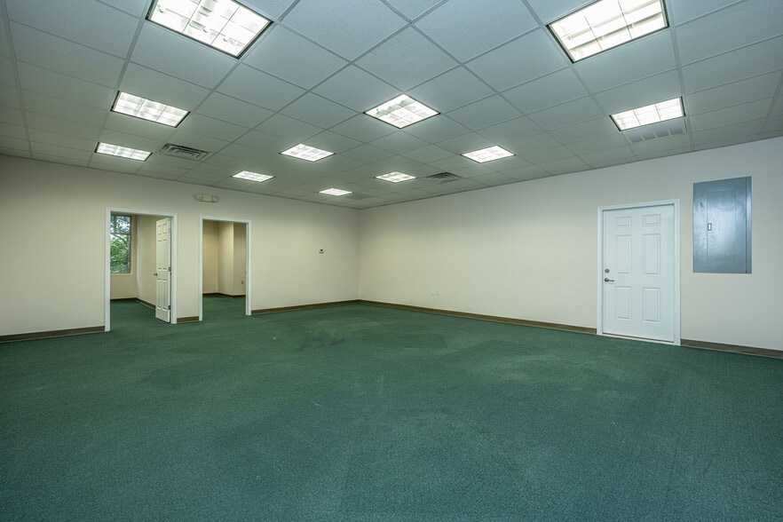 More Photos Of 901 Old Trolley Rd, Summerville Medical For Lease
