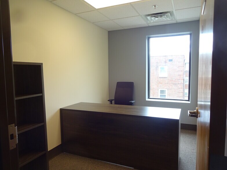 More Photos Of 4701 MacCorkle Ave SE, Charleston Medical For Sale