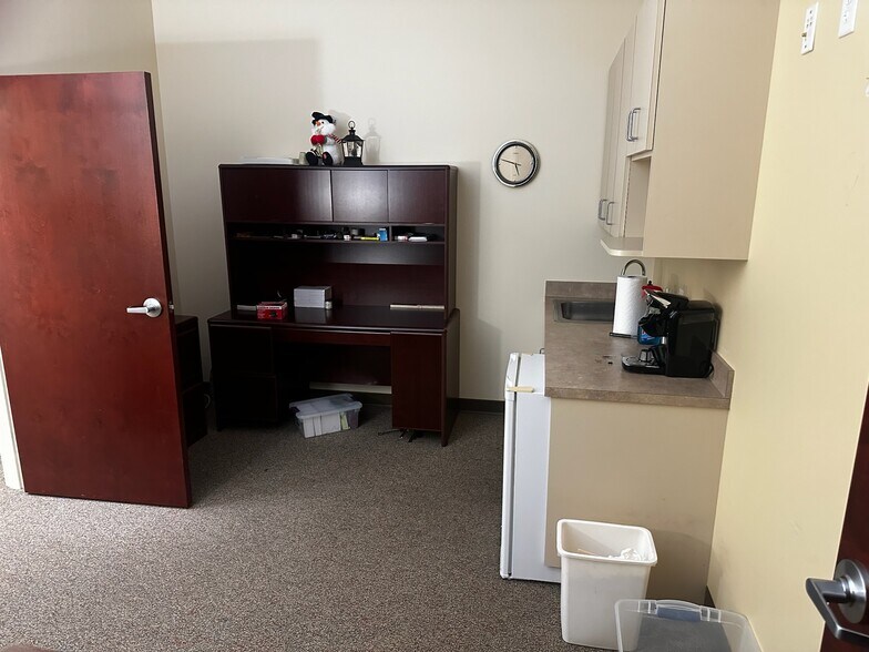 More Photos Of 7065 Westpointe Blvd, Orlando Medical For Sale