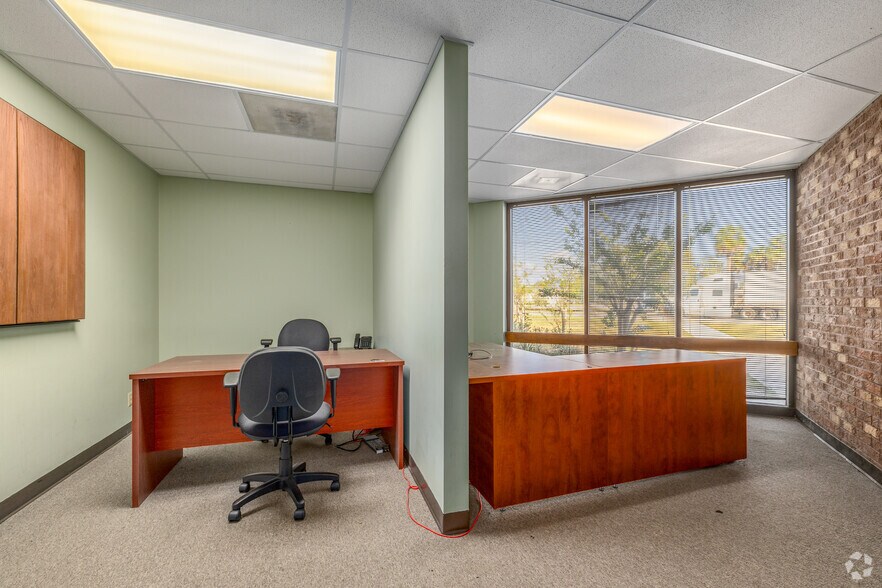 More Photos Of 3901 Carmichael Ave, Jacksonville Medical For Sale