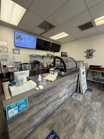 More Photos Of 20040-20060 E Arrow Hwy, Covina Storefront For Lease