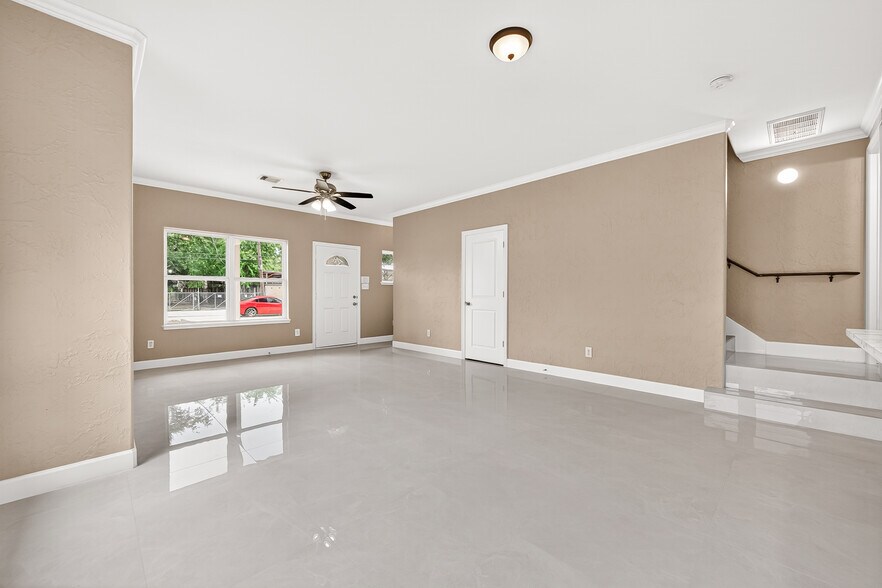 More Photos Of 14134 Packard St, Houston Specialty For Sale