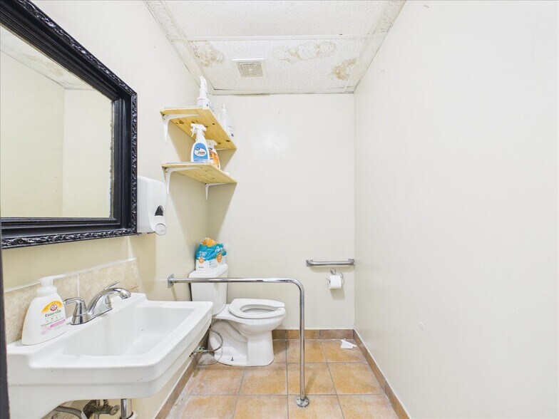 More Photos Of 607 Palm Ave, Palatka Flex For Sale