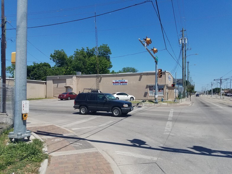 More Photos Of 5101 Harrisburg Blvd, Houston Freestanding For Sale