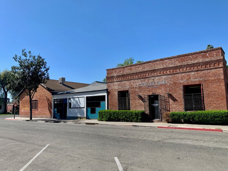 More Photos Of 242 E Oak Ave, Visalia Freestanding For Sale