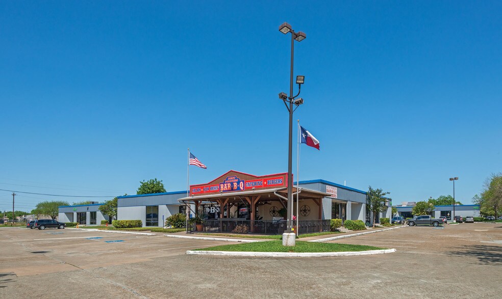 More Photos Of 10696 Haddington Dr, Houston Unknown For Lease