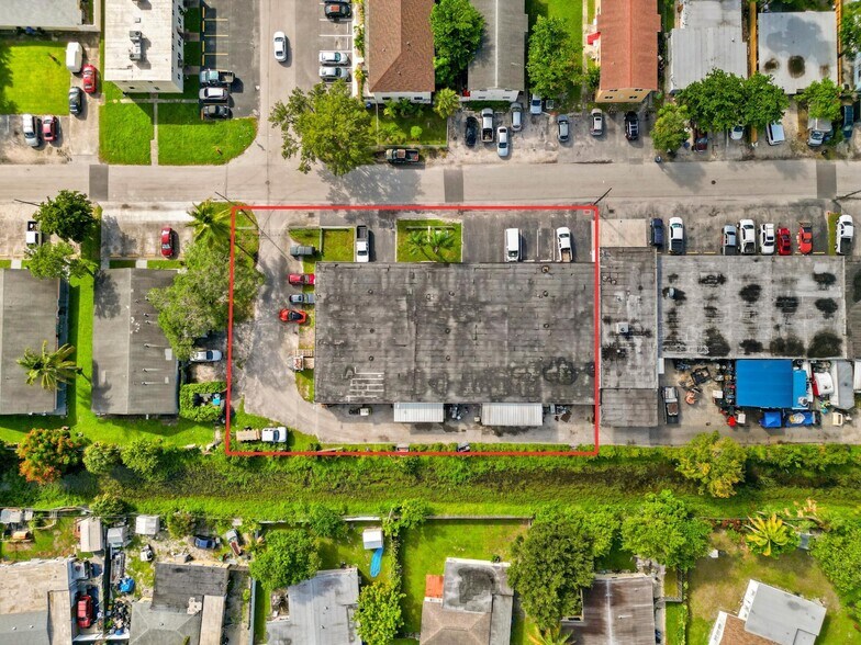 More Photos Of 3909-3939 SW 12th Ct, Fort Lauderdale Warehouse For Lease