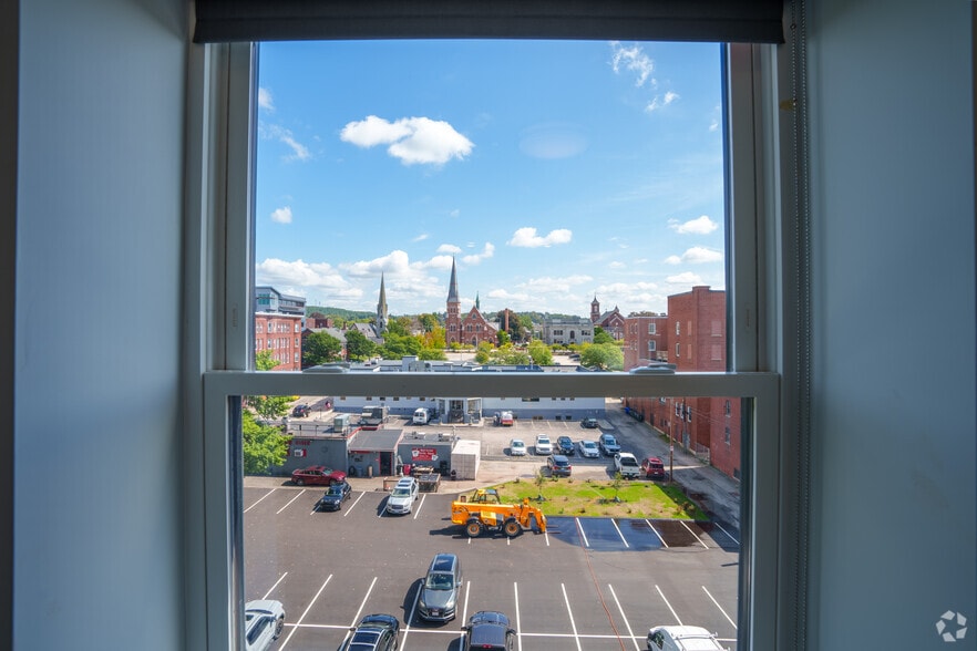 More Photos Of 25 Lowell St, Manchester Apartments For Lease