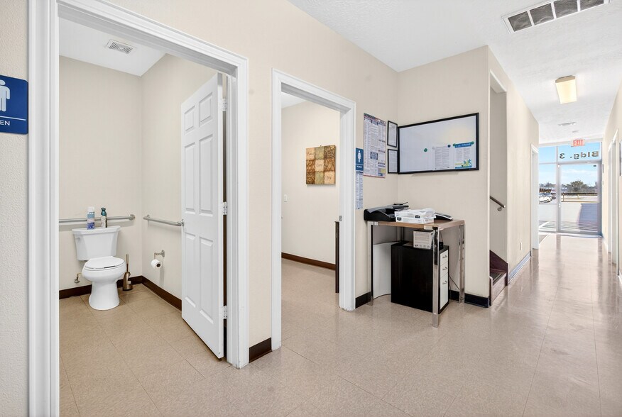 More Photos Of 8601 Fawn Trl, Conroe Warehouse For Lease