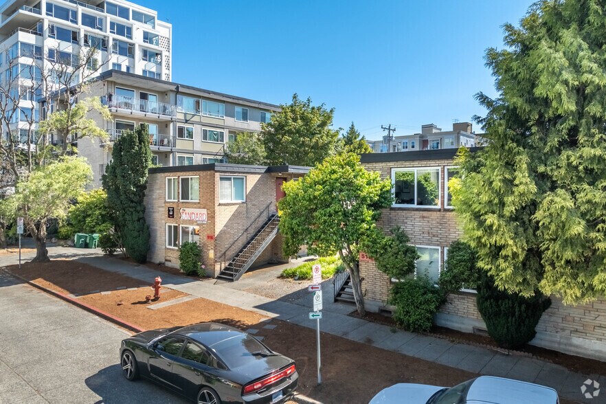 More Photos Of 512 5th Ave W, Seattle Apartments For Sale