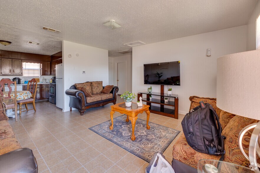 More Photos Of 1725 E 1st St, Dumas Multifamily For Sale