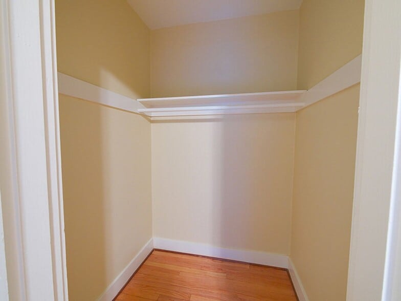 More Photos Of 416 Summit Ave E, Seattle Apartments For Sale