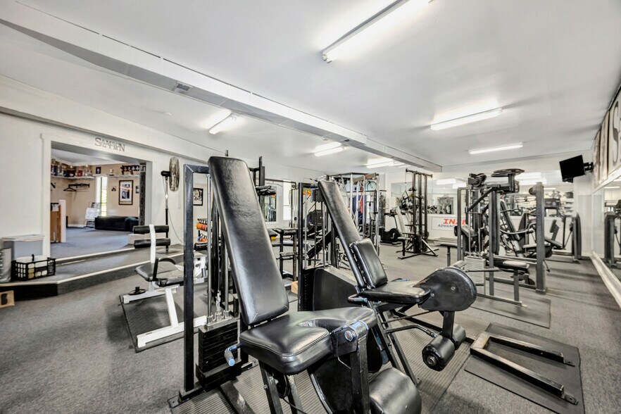 More Photos Of 1188 Pyramid Hill Blvd, Hamilton Flex For Sale