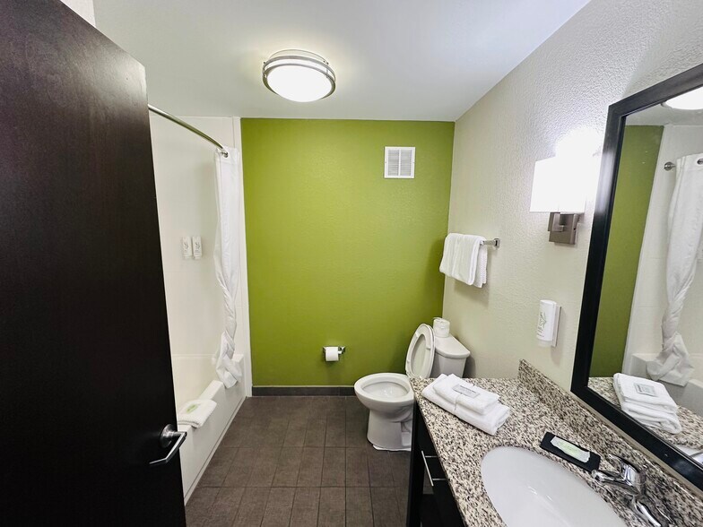 More Photos Of 4450 Rhea County Hwy, Dayton Hotel For Sale