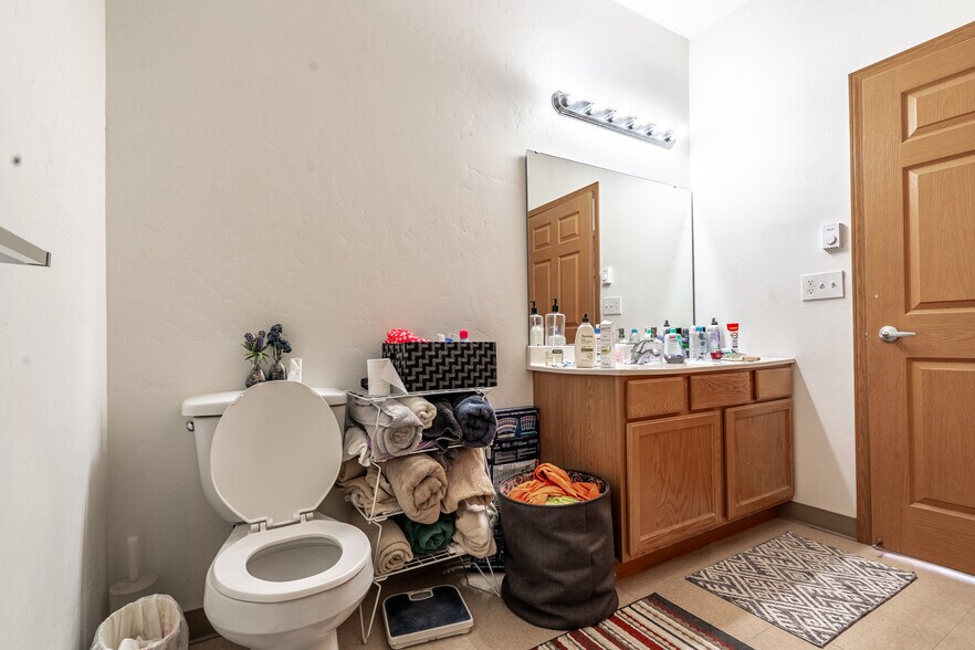 More Photos Of 625 Red Table Dr, Gypsum Apartments For Sale