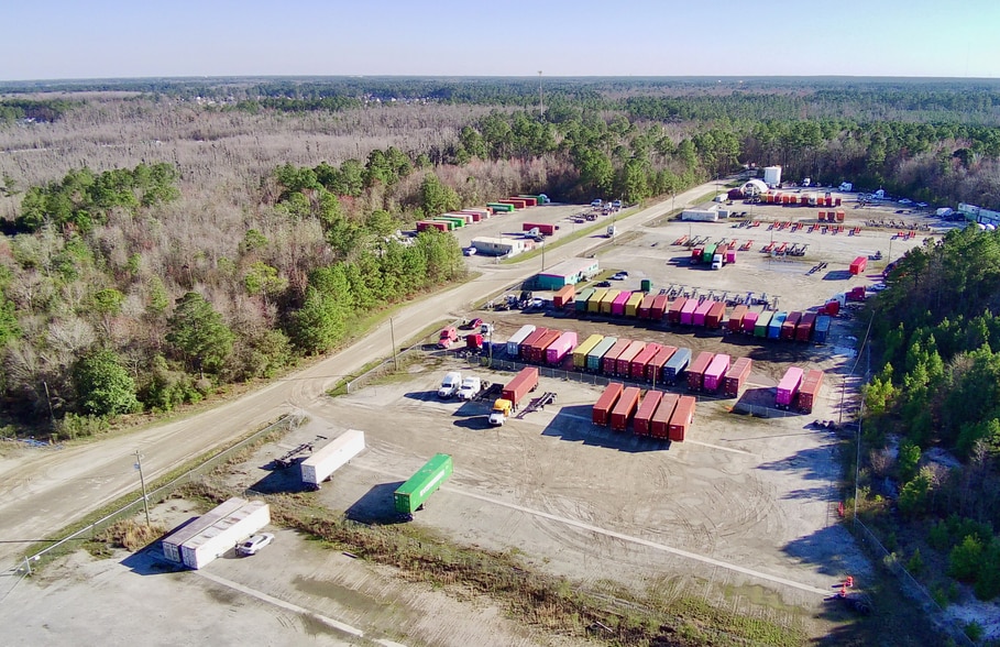 Primary Photo Of 210 Demott Dr, Bloomingdale Land For Lease