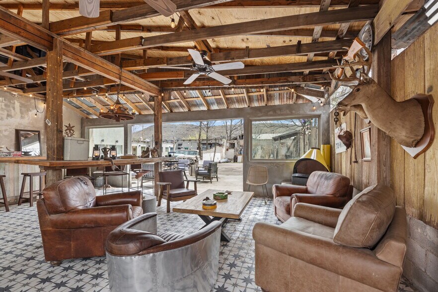 More Photos Of 206 W Murphy St, Alpine Specialty For Sale