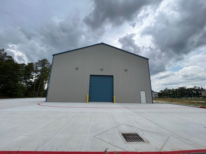 More Photos Of 18630 Intercontinental Crossing Dr, Houston Warehouse For Lease