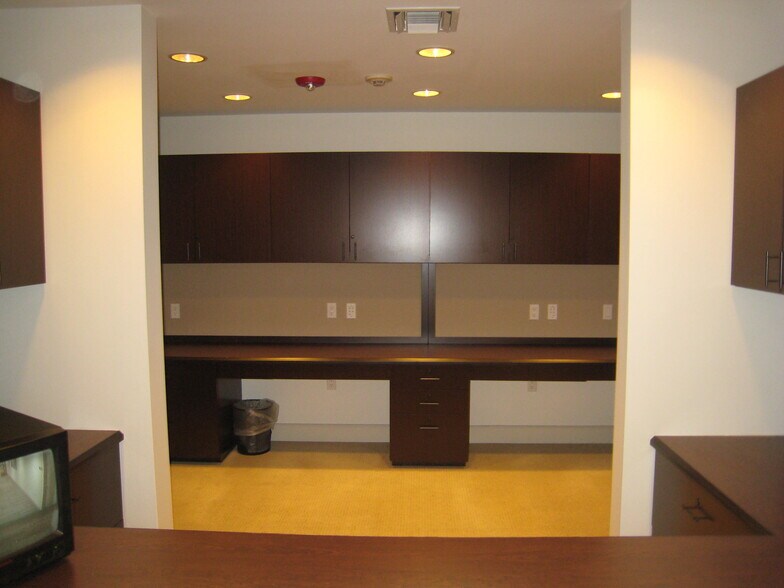 More Photos Of 1680 Michigan Ave, Miami Beach Office For Sale