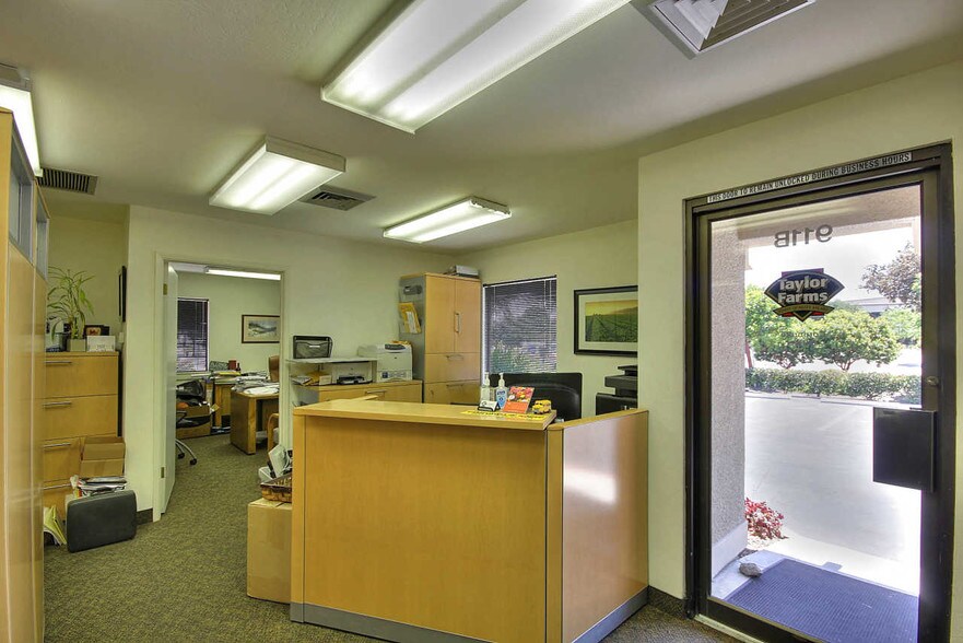 More Photos Of 911-915 Blanco Cir, Salinas Office For Lease