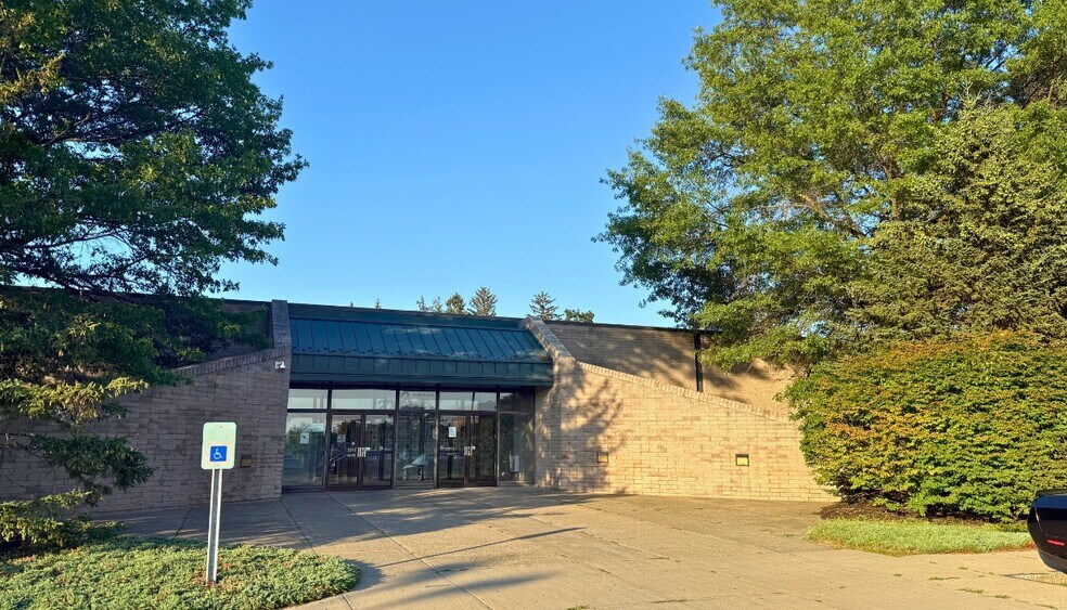 More Photos Of 2 Computer Dr S, Albany Light Distribution For Lease