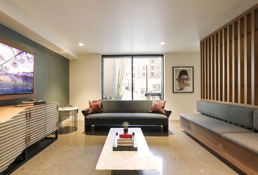 More Photos Of 1100 Webster St, Oakland Apartments For Lease