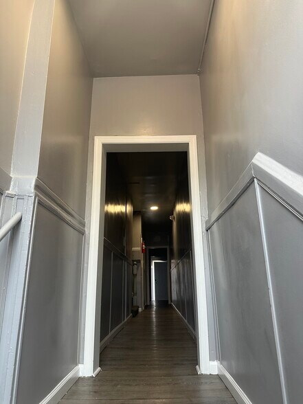 More Photos Of 204 Parkhurst St, Newark Apartments For Sale