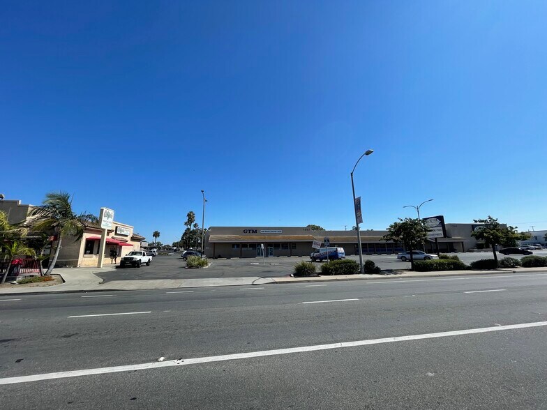 More Photos Of 7663-7667 Broadway, Lemon Grove Supermarket For Sale