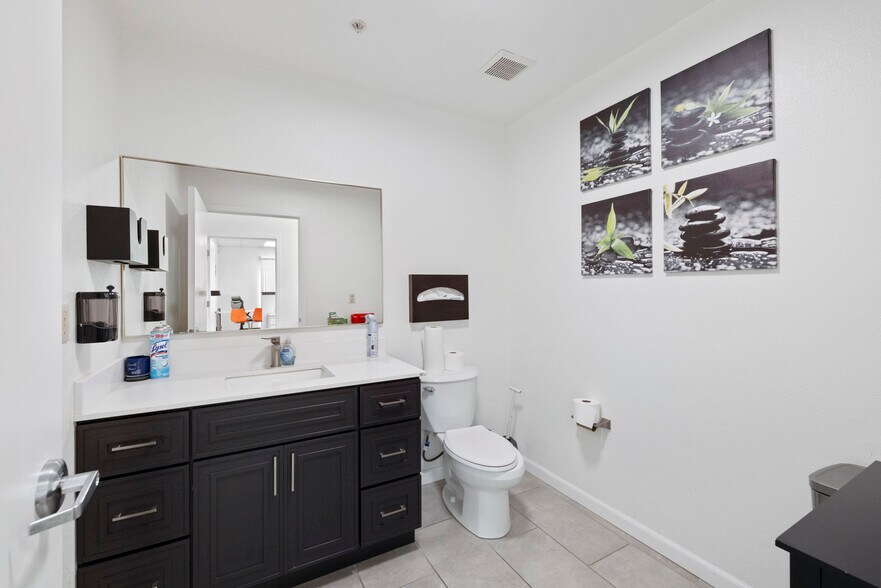 More Photos Of 401 Glass Ln, Modesto Warehouse For Sale