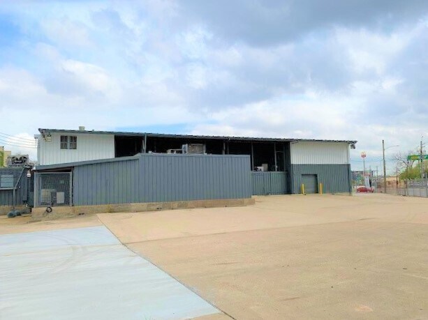 Primary Photo Of 3902 N Main St, Houston Warehouse For Lease