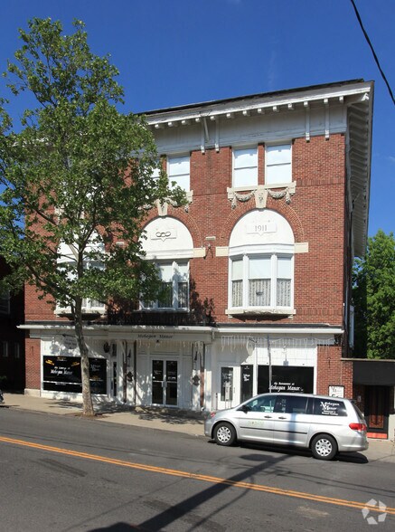 Primary Photo Of 58 Oswego St, Baldwinsville Restaurant For Sale