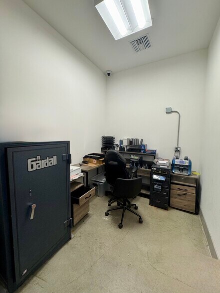 More Photos Of 1894 E Hobsonway, Blythe Fast Food For Sale