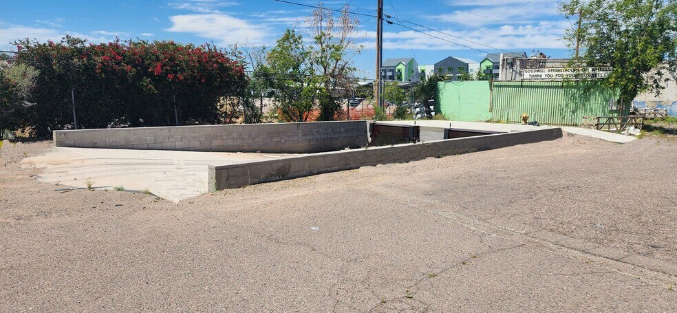 More Photos Of 2225 W Main St, Mesa Warehouse For Lease