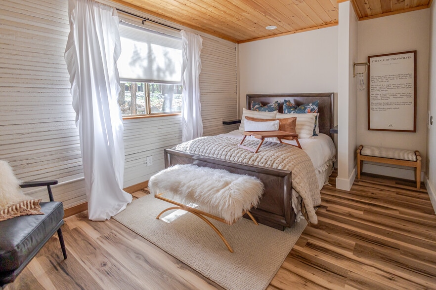 More Photos Of 6385 W White Mountain Blvd, Lakeside Lodge Meeting Hall For Sale