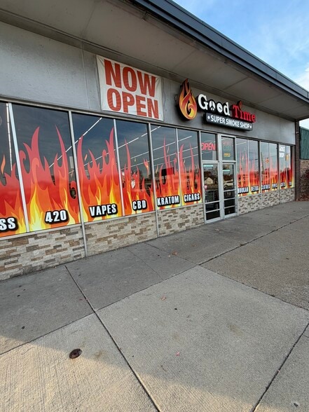 More Photos Of 14750 Fort St, Southgate Storefront Retail Office For Sale