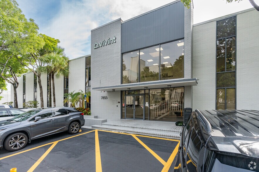 More Photos Of 7855 NW 12th St, Doral Office For Lease