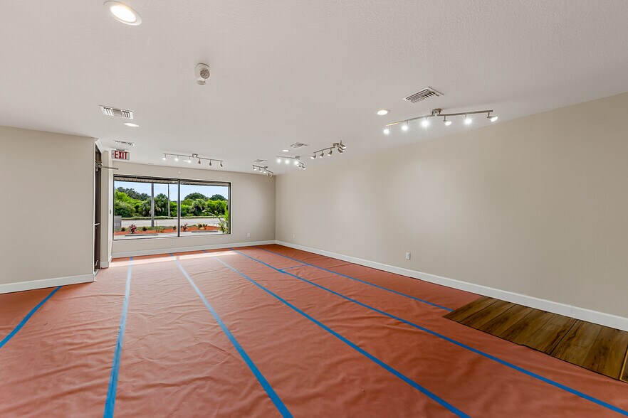 More Photos Of 984 Rockledge Blvd, Rockledge General Retail For Sale