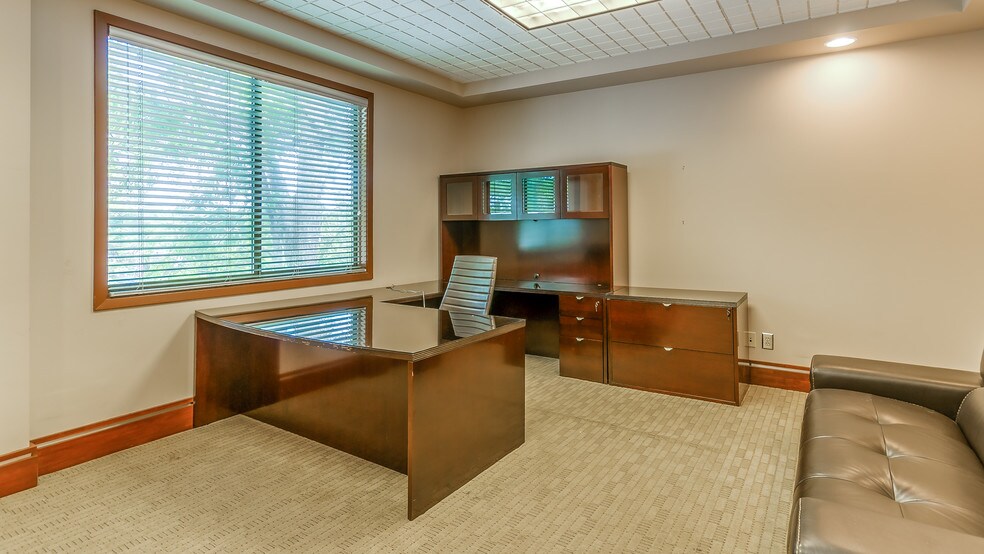 More Photos Of 1132 Hightower Trl, Atlanta Medical For Sale