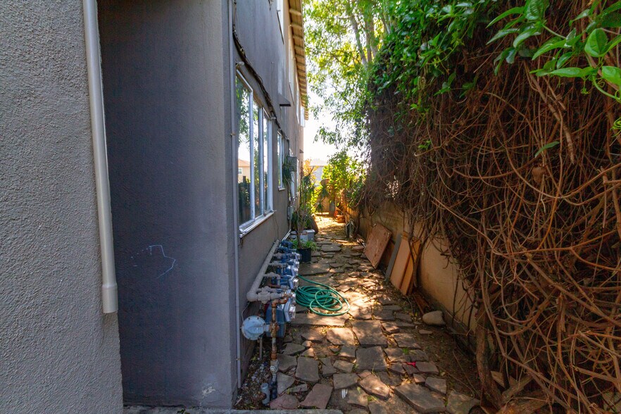 More Photos Of 11401 Washington Pl, Los Angeles Apartments For Sale