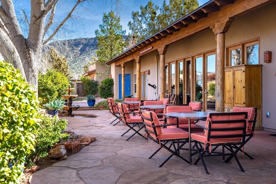 More Photos Of 10 Rojo Dr, Sedona Hotel For Sale