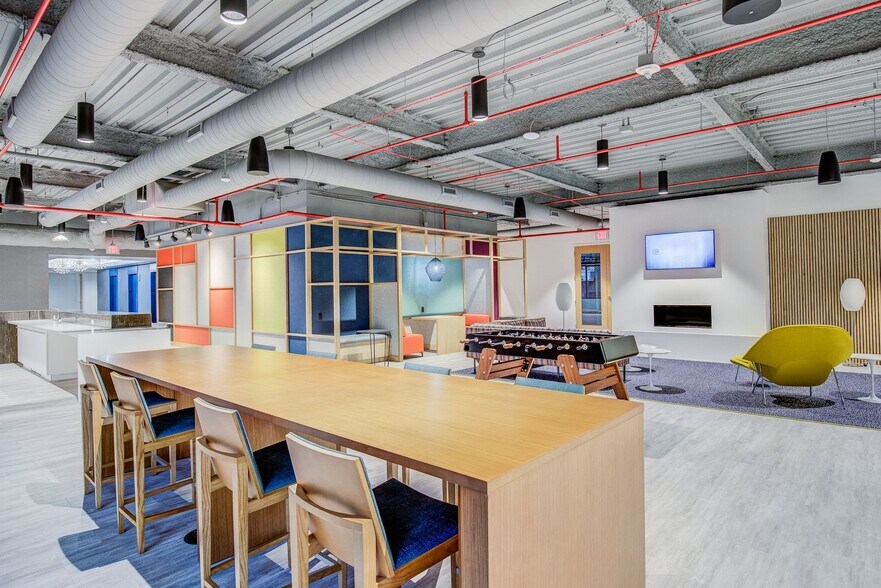 More Photos Of 200 N Broadway, Saint Louis Office For Lease
