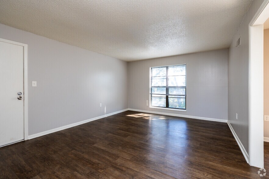 More Photos Of 13900 Grandboro Ln, Grandview Apartments For Sale