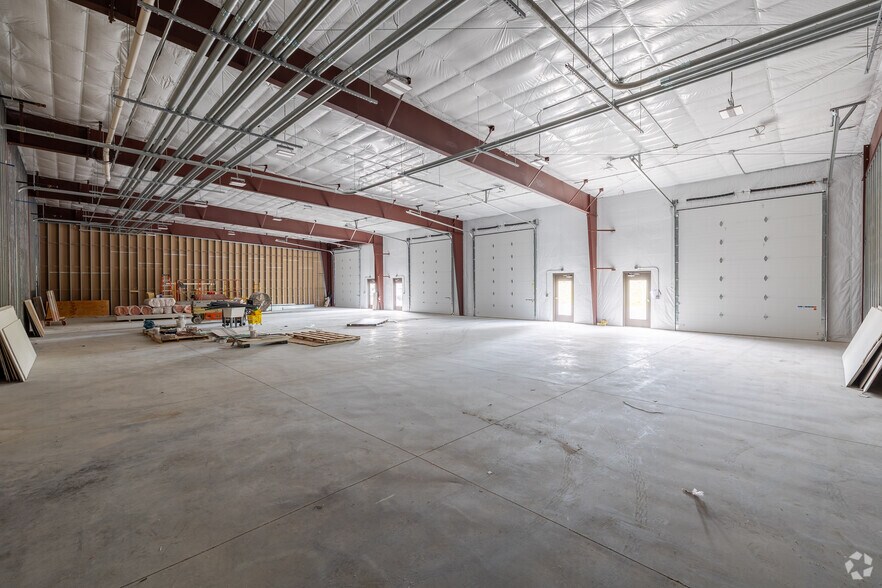 More Photos Of 30 Wood Rd, Round Lake Unknown For Lease