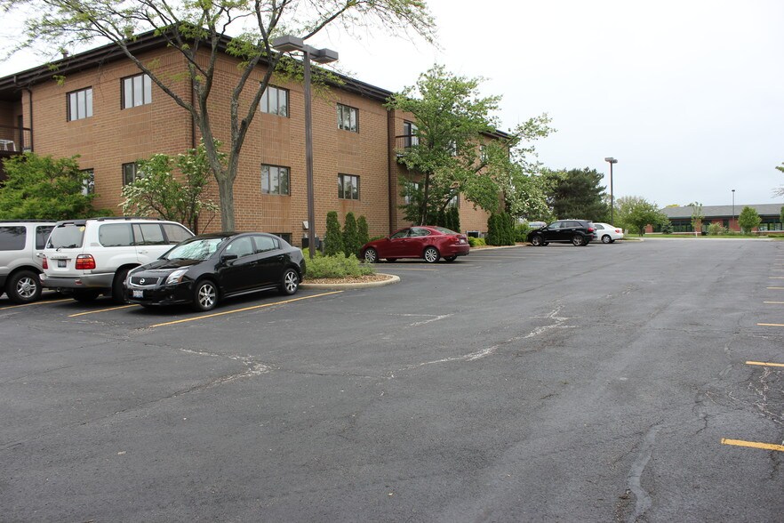 More Photos Of 183 S Bloomingdale Rd, Bloomingdale Medical For Lease