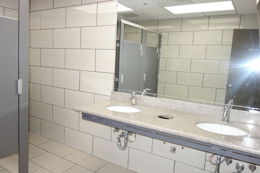 More Photos Of 3525 N Causeway Blvd, Metairie Office For Sale