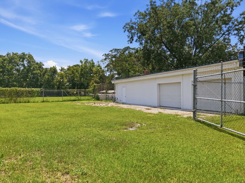 More Photos Of 591 US Highway 64 W, Plymouth Flex For Sale