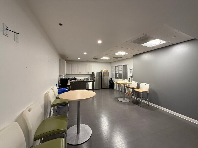 More Photos Of 990 Reserve Dr, Roseville Office For Sale