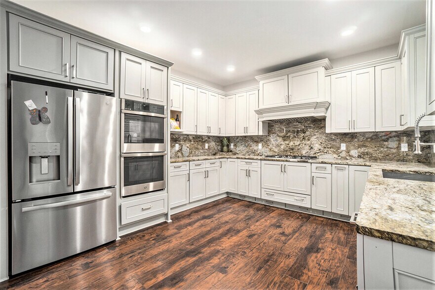 More Photos Of 2798 Glenlocke Cir NW, Atlanta Specialty For Sale