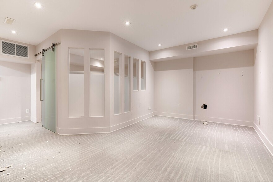 More Photos Of 15 Bold St, Hamilton Office Residential For Sale